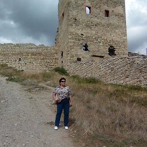 Фотография "Генуэзская крепость,одна из трех,сохранившихся в Крыму"