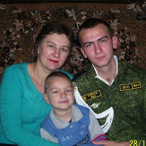 Фотография "мои дети.встретили старшего из армии"