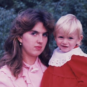 Фотография "Это я с дочкой Лерочкой. (осень 1995)"