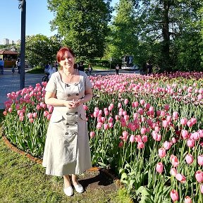 Фотография "Май. Тюльпаны в Коломенском и я рядом."