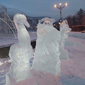 Фотография "ЛЕДЯНЫЕ ФИГУРЫ СДЕЛАННЫЕ МОИМ ВНУКОМ КИРИЛЛОМ 2023г"