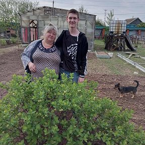 Фотография "Со старшеньким внуком в день его 16-летия. 21.04.2024"