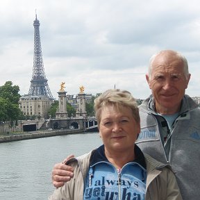 Фотография "Париж 2012, позаду Ейфелева вежа і міст Олександра III"