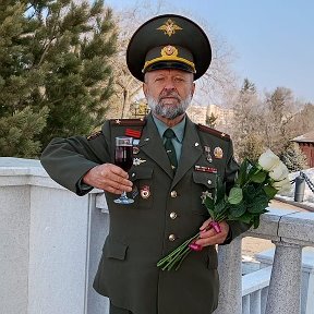 Фотография "За ДАМ господа Офицеры,за милых ДАМ. ЛЕВ Хабаровский"