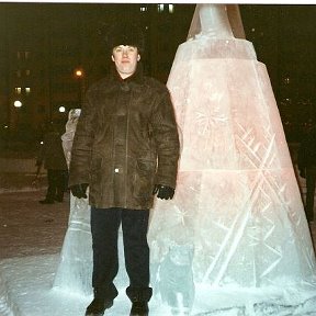 Фотография "Это я  в  снежном  городке  в  Надыме  !"