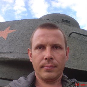 Фотография "Я возле танка т 34-85"