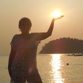 Фотография "Солнышко в руке! Море, чудесное настроение и все отлично!))))))"