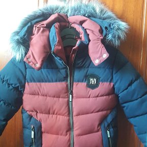 Фотография "Супер тёплая куртка ,в идеальном состоянии(одета пару раз)На рост 134-140 см.400 лей"
