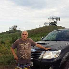 Фотография "В Упруне, учебный полк ЧВАКУШ, я начинал начальником П-37 , я это  П-37 Балашовскя РЛГ
прыгали на ходу настраивали приемники, магнетроны МИ-29. По пути в Крым август 2016 г."