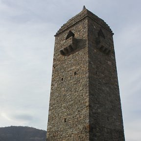 Фотография "Эткалинская Боевая башня, отремонтирована и открыта 18.05.2012г."