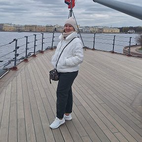 Фотография "Ну как же не побывать на легендарном крейсере "Аврора" в Санкт-Петербурге?
Об этом мечтал  каждый советский ребенок. Очень советую. Познавательно  и интересно. 

"