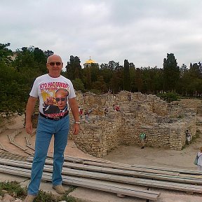 Фотография "Херсонес,античный театр,ему 2450 лет."