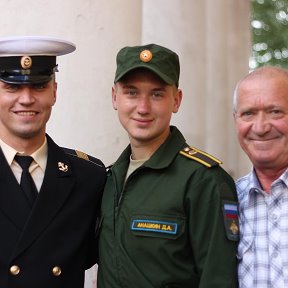 Фотография "я на присяге сына с внуком!"