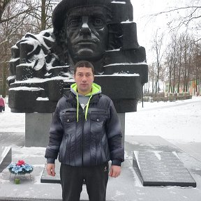 Фотография "жизнь непредсказуемая штука.в ней есть любовь печаль разлука.мы часто плачем и смеёмся не знаем в будущем чего добьёмся с кем будем жить кого любить .не нужно думать нужно жить."