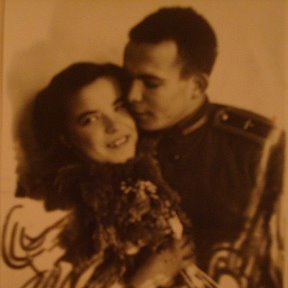 Фотография "В победоносном мае 45-го встретились мои дедя и бабуля. Борис и Нина Сарычевы! Люблю и помню!"