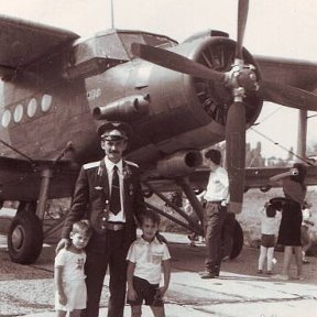 Фотография "День Авиации 1989г. я с сыновьями Рома и Саша"