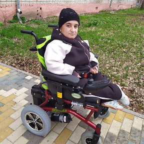 Фотография "Весна время обновлений. Обкатываю новую коляску, которую мне дают по программе реабилитации инвалидов "