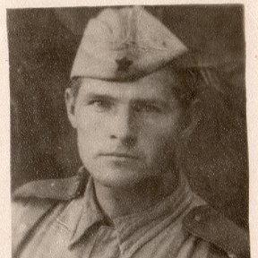 Фотография "Павел Гаценко мой дед погиб в августе 1943 года на Северном Кавказе. Ему было всего 33 года."