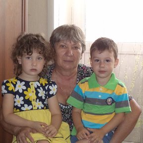 Фотография "Бабушка с внуками"