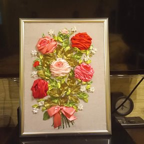 Фотография "Ещё одна работа лентами.Розы вышиты по МК Алсу Галимовой.Спасибо!Размер 30*40.Стоимость картины 1300 руб."