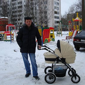 Фотография "на прогулке с внучкой.февраль 2011г."