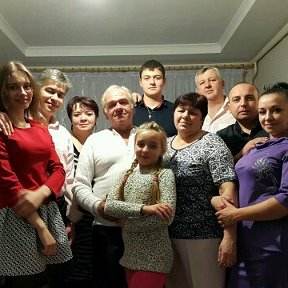Фотография "Наша маленькая семейка собралась в Новый год у родителей, жаль что не совсем в полном составе."