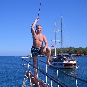 Фотография "Я на яхте в Средиземном море. 2007год."