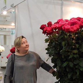 Фотография "не фотошоп )) Букет выше меня, на выставке цветов в Крокус сити"