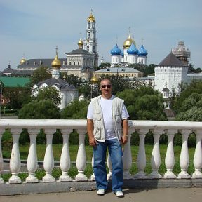 Фотография "Сергиев Посад - 2008. Свято-Троицкая Сергиева Лавра.

Не зря Господь решил нам дать
Места, где Божья благодать!"