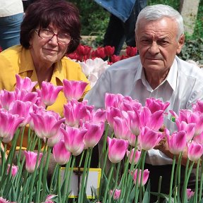 Фотография "Я с супругой на бале тюльпанов 21.04.2016г."
