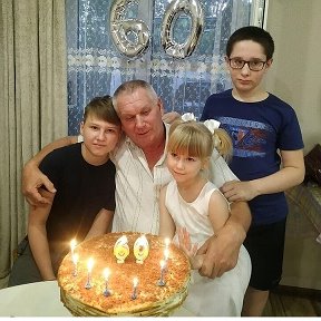 Фотография "Я с внуками - Максим, Ярослав и Дарья. 26.06.20"
