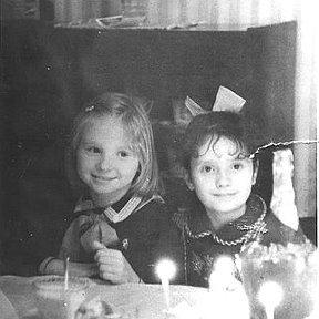 Фотография "15 января 1984 года. Узнали? Это я и Таня Крайнева на моем дне рождении. Так-то вот!
 "