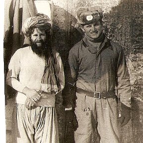 Фотография "Афган , " боец невидимого фронта " и я . Кабул , 84 год ."
