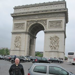 Фотография "Я и Триумфальная арка. Париж. Хочу в Париж!"