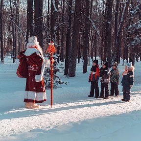 Фотография "Случайная" встреча с Дедом Морозом в лесу - уже традиция! Профессиональная акустика, музыка, танцы, елочка с огоньками, хоровод, фокусы от деда Мороза и мн др!  С 16.12 по 5.01! И запись уже началась! ТЕЛ: +7-937-276-15-37. ( Viber, WhatsApp)"