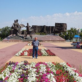 Фотография "2014г. Костанай. Памятник первоцелинникам."