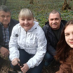 Фотография "Как мало тех, с кем можно помолчать, Кто понимает с полуслова, с полувзгляда, Кому не жалко год за годом отдавать, И за кого ты сможешь, как награду, Любую боль, любую казнь принять... Моя любимая семья! Папа, спасибо за первую поездку в этом году!"