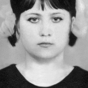 Фотография "Мне 16 лет.
Фото с профсоюзного билета 1966 год,
Начинала работать в ОТКа, Чорух - Дайрон."