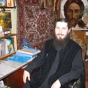 Фотография "В мою бытность благочинного 
 Афонского подворья в Москве,не было покоя ни днём ни ночью,2005г."