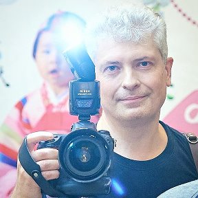 Фотография "https://www.instagram.com/p/BpXcLOMjDCF/?igref=okru
Фотохудожник нарисует любой семейный праздник аппаратурой Nikon, ваш Сергей Пискарёв. 🤗😉"