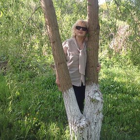 Фотография "У родника  в Мелеховке  уже во всю поют соловьи, Первомай!"