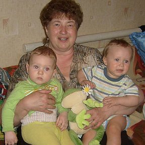 Фотография "Мои внуки Артёмчик и Ванюша. Они между собой двоюродные.  Между ними разница 11 дней"
