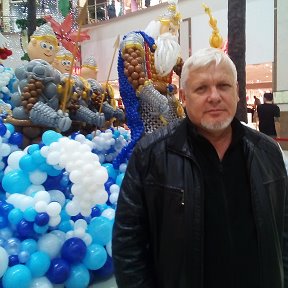 Фотография "г. Краснодар, ТЦ Красная площадь. Вся эта красота из шариков."