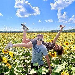 Фотография "Нашёл свой любимый цветочек, понёс домой, поставлю в вазу, буду любоваться😊"