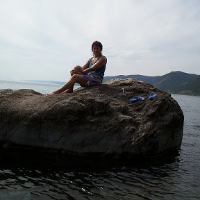 Фотография "Байкал....Я   на   камушке   сижу .....после   купания ......"