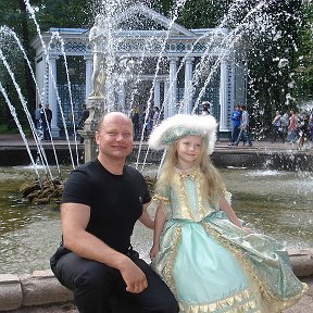 Фотография "У фонтана с принцессой"