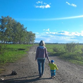 Фотография "Вместе за ручку по дороге жизни 👪"