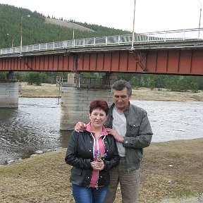 Фотография "Мост через реку Баргузин,с братиком Сергеем и первыми подснежниками"