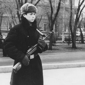 Фотография "2 февраля 1983 года. Сорокалетие сталинградской битвы. Площадь павших борцов. Вечный огонь.Волгоград."