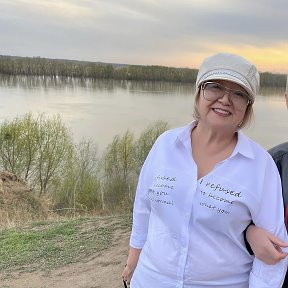 Фотография "В Павлодаре этим летом ,на набережной с подругой "